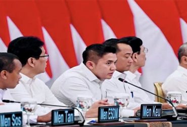 Prabowo hingga Seskab Teddy Bahas Status Bencana Nasional