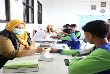 Ribuan Warga Tangerang Ikut Jalan Sehat dan Cek Kesehatan Gratis