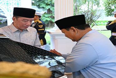 Momen Hangat Prabowo Sambut Jokowi Di Istana Maaf Lahir Batin